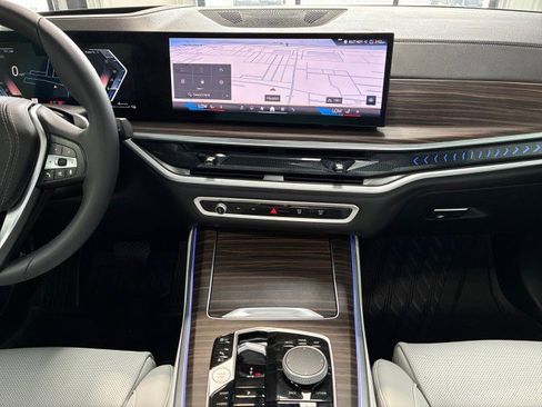 Used 2025 BMW X5 xDrive50e w/ Premium Package image 17