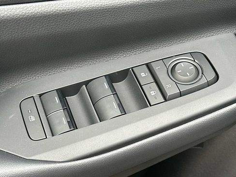 New 2026 Toyota Prius Plug-In Hybrid FWD image 15