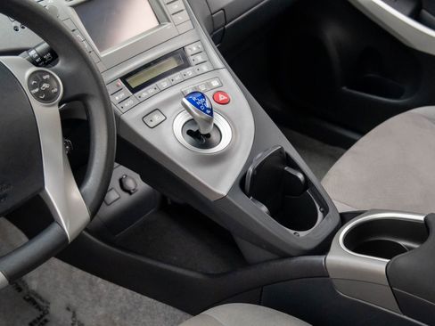 Used 2015 Toyota Prius Two image 12