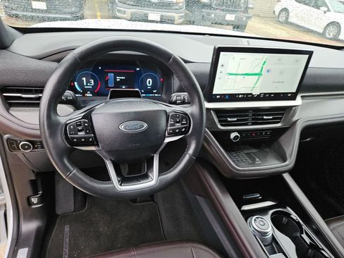 Used 2025 Ford Explorer Platinum w/ LUX Leather Package AWD/4WD image 17