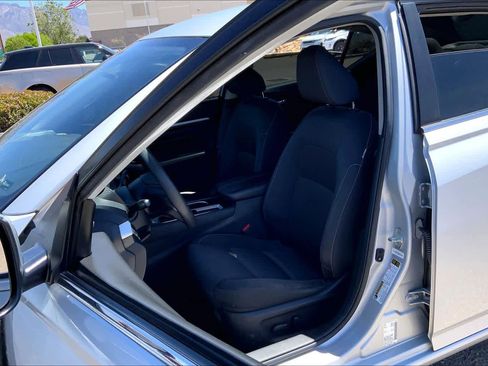 Used 2021 Nissan Altima 2.5 SV FWD image 7