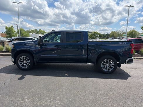 Used 2021 Chevrolet Silverado 1500 LT w/ Convenience Package II AWD/4WD image 16