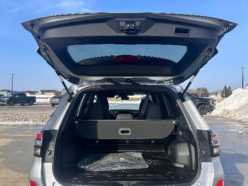 Used 2025 Subaru Forester Premium w/ Convenience Package #1 image 7