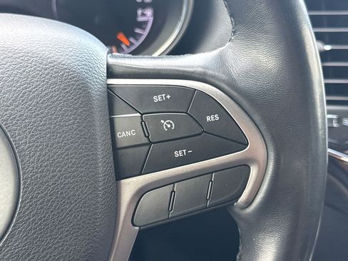 Used 2021 Jeep Grand Cherokee Laredo X AWD/4WD image 26