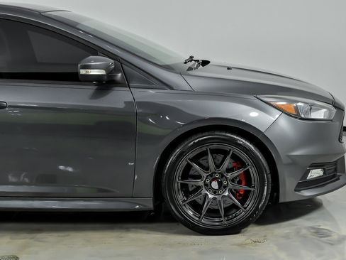 Used 2018 Ford Focus ST image 15