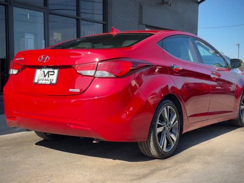 Used 2016 Hyundai Elantra Limited w/ Option Group 04 FWD image 2