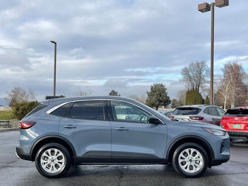 Used 2024 Ford Escape Active image 2