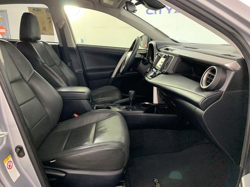 Used 2018 Toyota RAV4 LE image 41