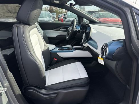 New 2026 Chevrolet Equinox EV LT image 23
