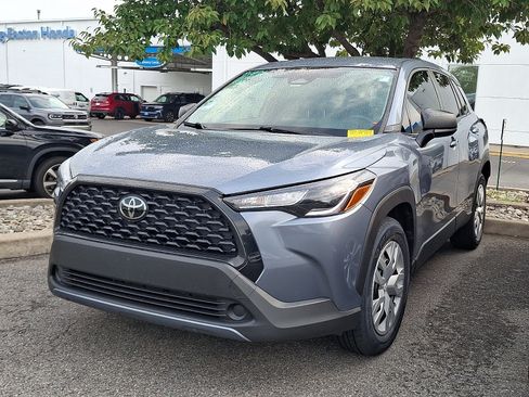 Used 2023 Toyota Corolla Cross L AWD/4WD image 3