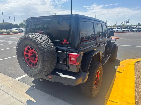 Used 2018 Jeep Wrangler Unlimited Rubicon AWD/4WD image 3