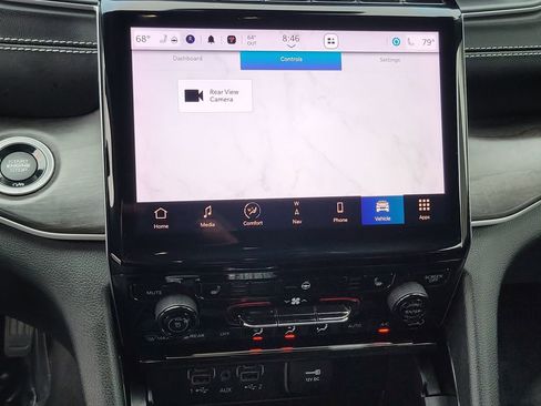 Certified 2023 Jeep Grand Cherokee Limited image 9