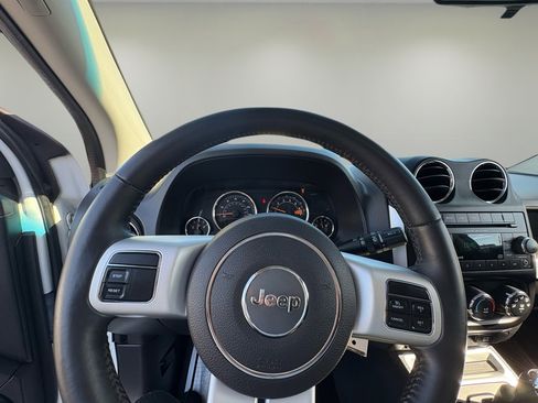 Used 2015 Jeep Compass Latitude w/ Sun/Sound Group image 16
