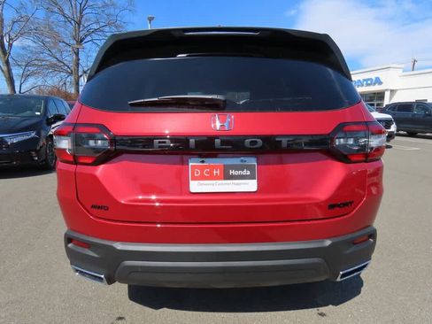 New 2025 Honda Pilot Sport image 5