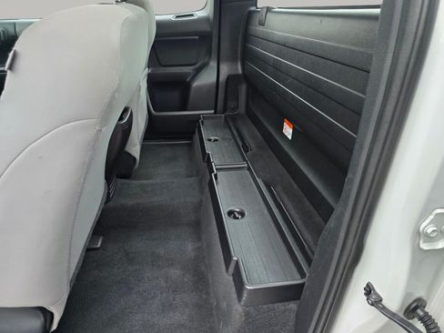 Used 2016 Toyota Tacoma SR RWD image 24