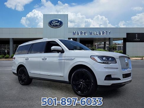 Used 2024 Lincoln Navigator Reserve AWD/4WD image 7