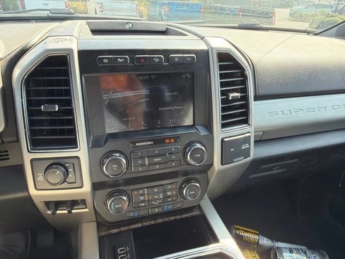 Used 2019 Ford F350 Lariat w/ Tow Technology Bundle AWD/4WD image 2