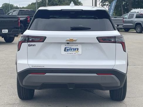 New 2026 Chevrolet Equinox LT w/ Safety and Technology Package FWD image 3