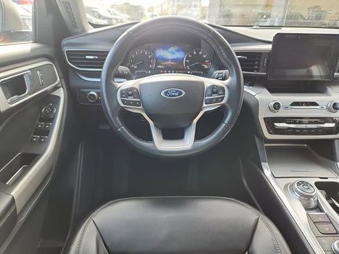 Certified 2021 Ford Explorer XLT w/ Equipment Group 202A AWD/4WD image 9