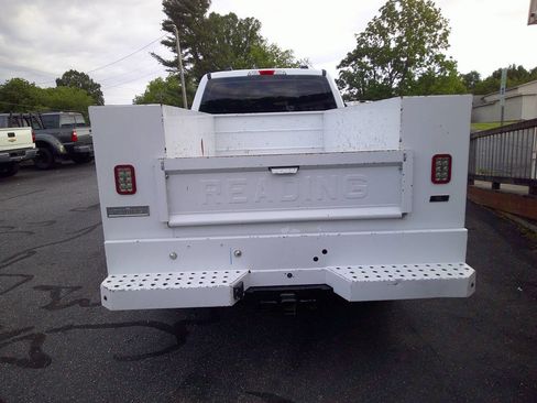 Used 2022 Ford F250 XL w/ Power Equipment Group image 5