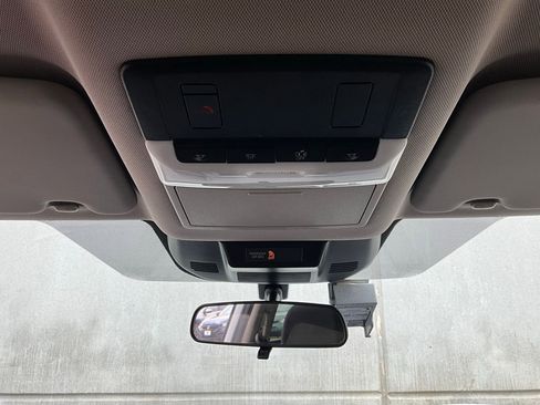 Used 2025 Nissan Rogue SV image 16