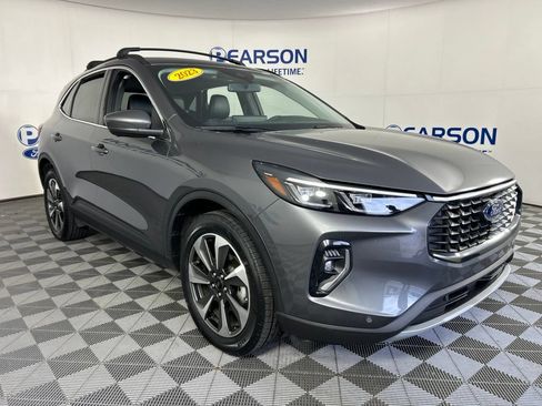 Used 2023 Ford Escape Platinum AWD/4WD image 3