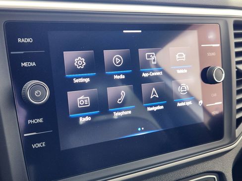 Used 2021 Volkswagen Atlas Cross Sport SE image 22