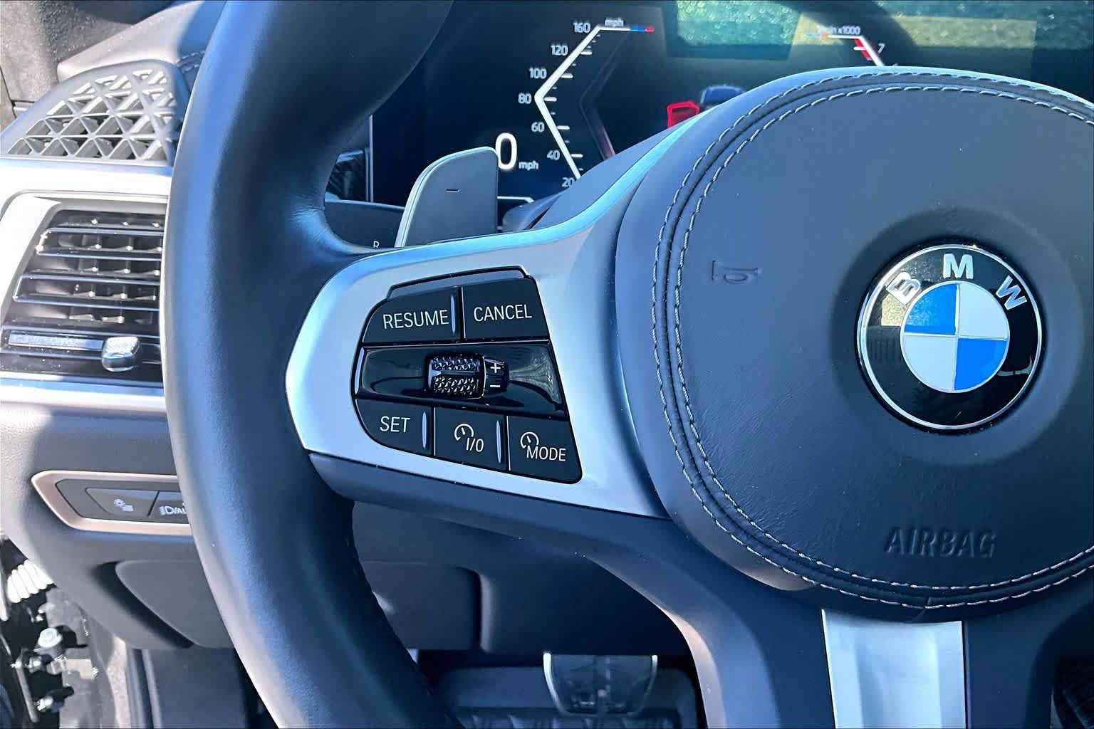 Used 2025 BMW X7 xDrive40i w/ M Sport Package AWD/4WD image 24