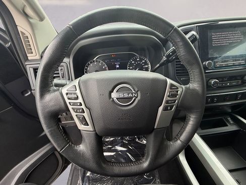 Used 2024 Nissan Titan SV w/ SV Convenience Package image 13