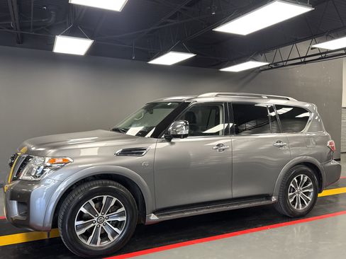 Used 2018 Nissan Armada SL w/ Moonroof Package image 2