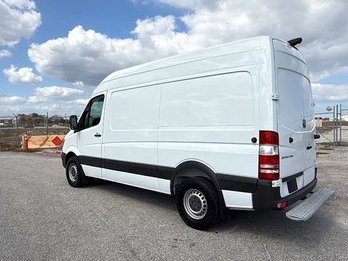 Used 2017 Mercedes-Benz Sprinter 2500 image 5