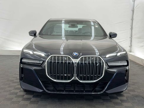 Used 2024 BMW i7 xDrive60 image 8