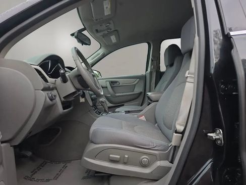 Used 2015 Chevrolet Traverse LT w/ Style and Technology Package FWD image 14
