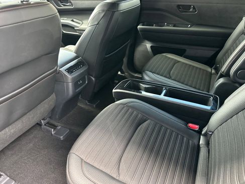 Used 2025 Nissan Pathfinder Rock Creek AWD/4WD image 15