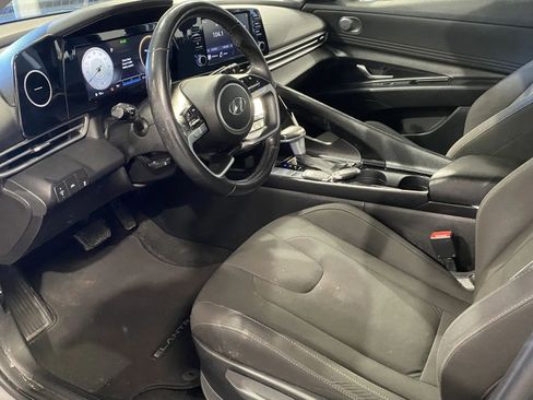 Used 2022 Hyundai Elantra SEL w/ Convenience Package image 10