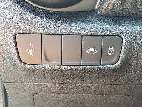 Used 2021 Hyundai Kona SE FWD image 31