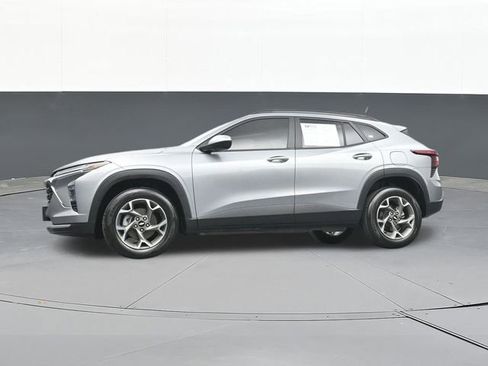 Used 2024 Chevrolet Trax LT w/ Driver Confidence Package FWD image 62