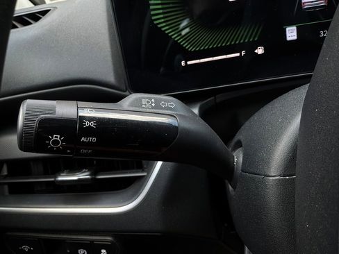 Used 2025 Kia K4 FWD image 36
