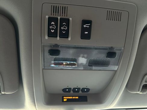 Used 2014 Cadillac Escalade Luxury image 35