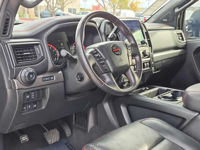 Used 2021 Nissan Titan PRO-4X w/ Pro-4x Convenience Package AWD/4WD image 9