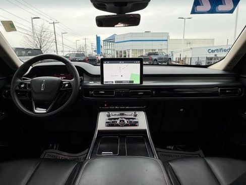 Used 2022 Lincoln Aviator AWD w/ Premium Package image 4