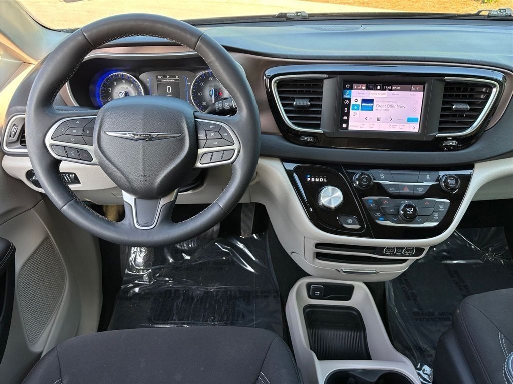 Used 2024 Chrysler Voyager LX FWD image 19