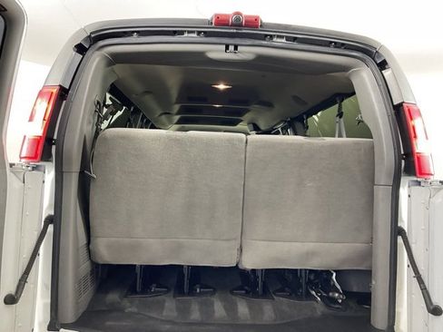 Used 2014 GMC Savana 3500 LT w/ LT Preferred Equipment Group image 25