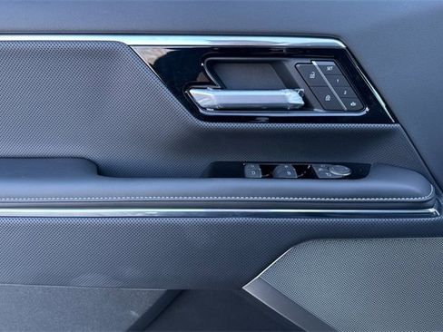 New 2025 GMC Sierra EV Denali image 8