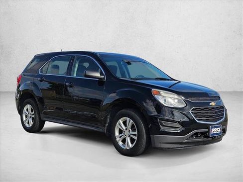 Used 2017 Chevrolet Equinox LS FWD image 3
