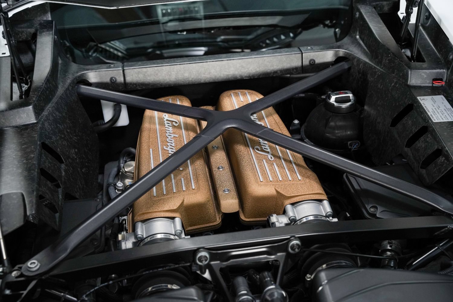 Used 2018 Lamborghini Huracan Performante AWD/4WD image 50