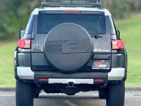 Used 2007 Toyota FJ Cruiser 4WD image 7