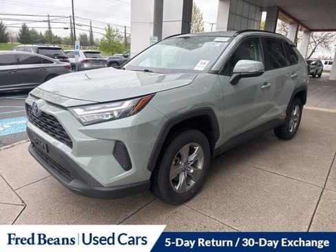 Used 2022 Toyota RAV4 XLE AWD/4WD image 17