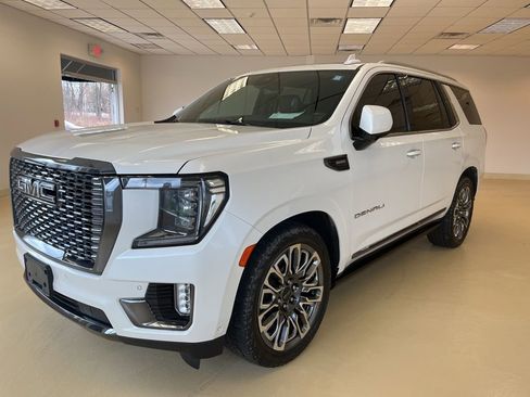 Used 2023 GMC Yukon Denali Ultimate image 4