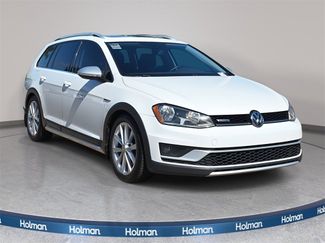 Used 2017 Volkswagen Golf Alltrack SE image 1
